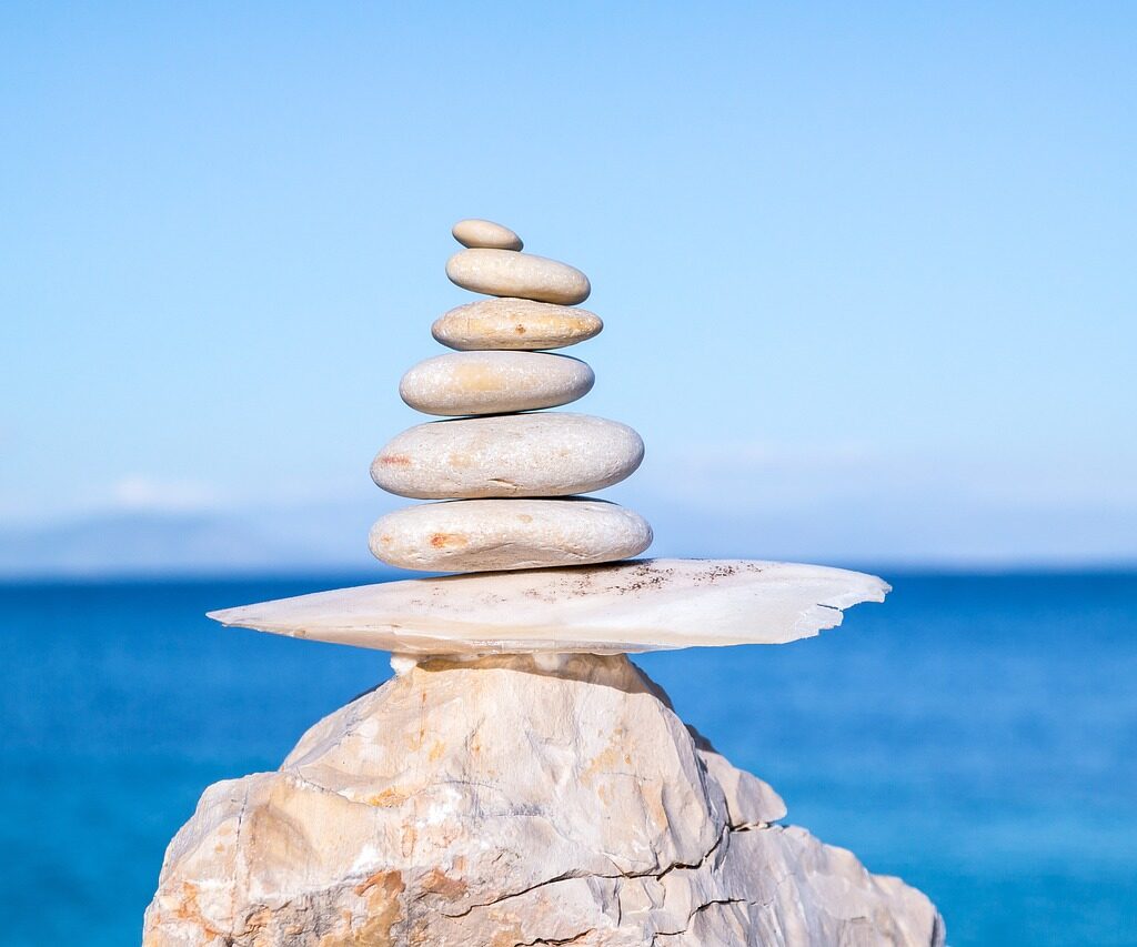 rock, balance, spa-4239769.jpg